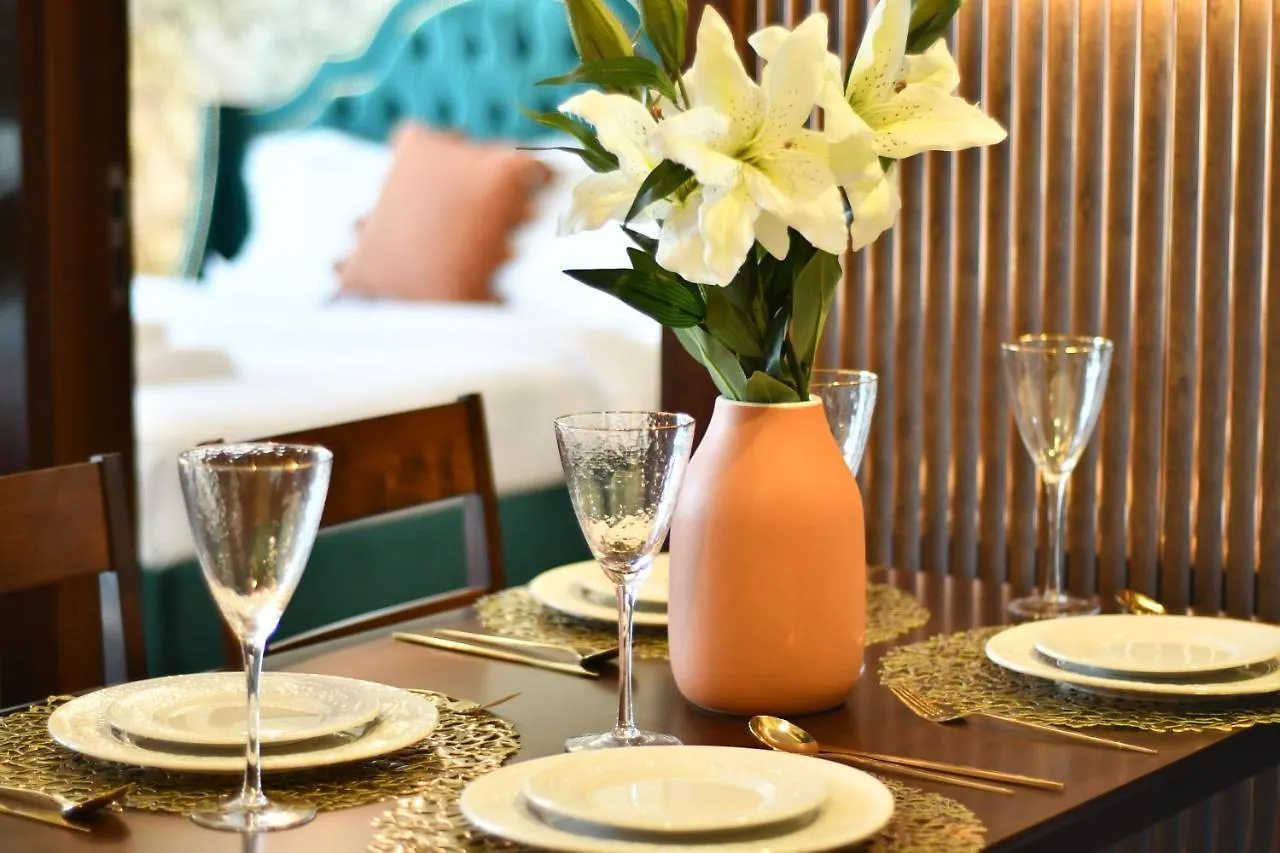 Apartment Vera Residence-Canal Viewing Dubai Mall Walking 2Br Chic Apt United Arab Emirates